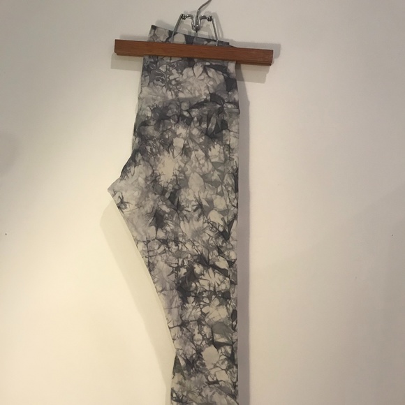 lululemon limited edition Shibori *SOLD* - Picture 3 of 3